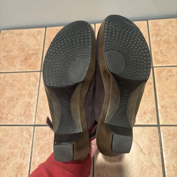 Naot Suede Upgrade Heeled Clogs in Oily Midnight Size 5 - Picture 8 of 10